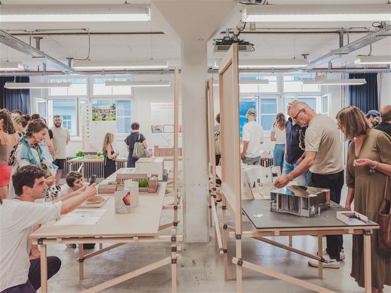 Bild Diplomausstellung